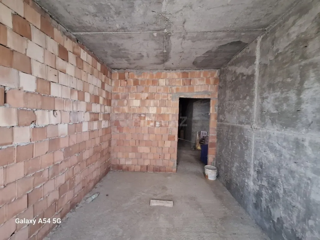 Satılır 3 otaqlı mənzil 102 m²