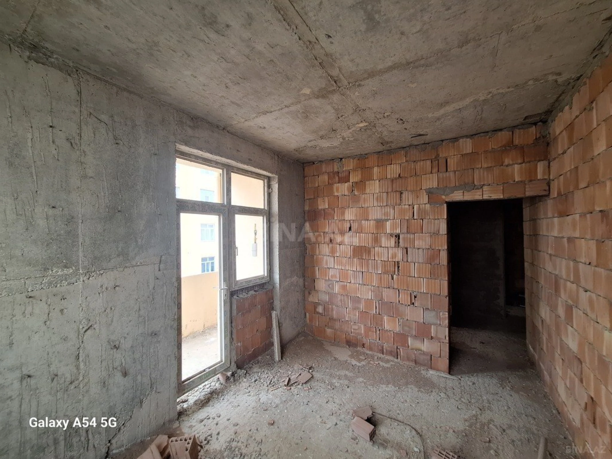 Satılır 3 otaqlı mənzil 102 m²