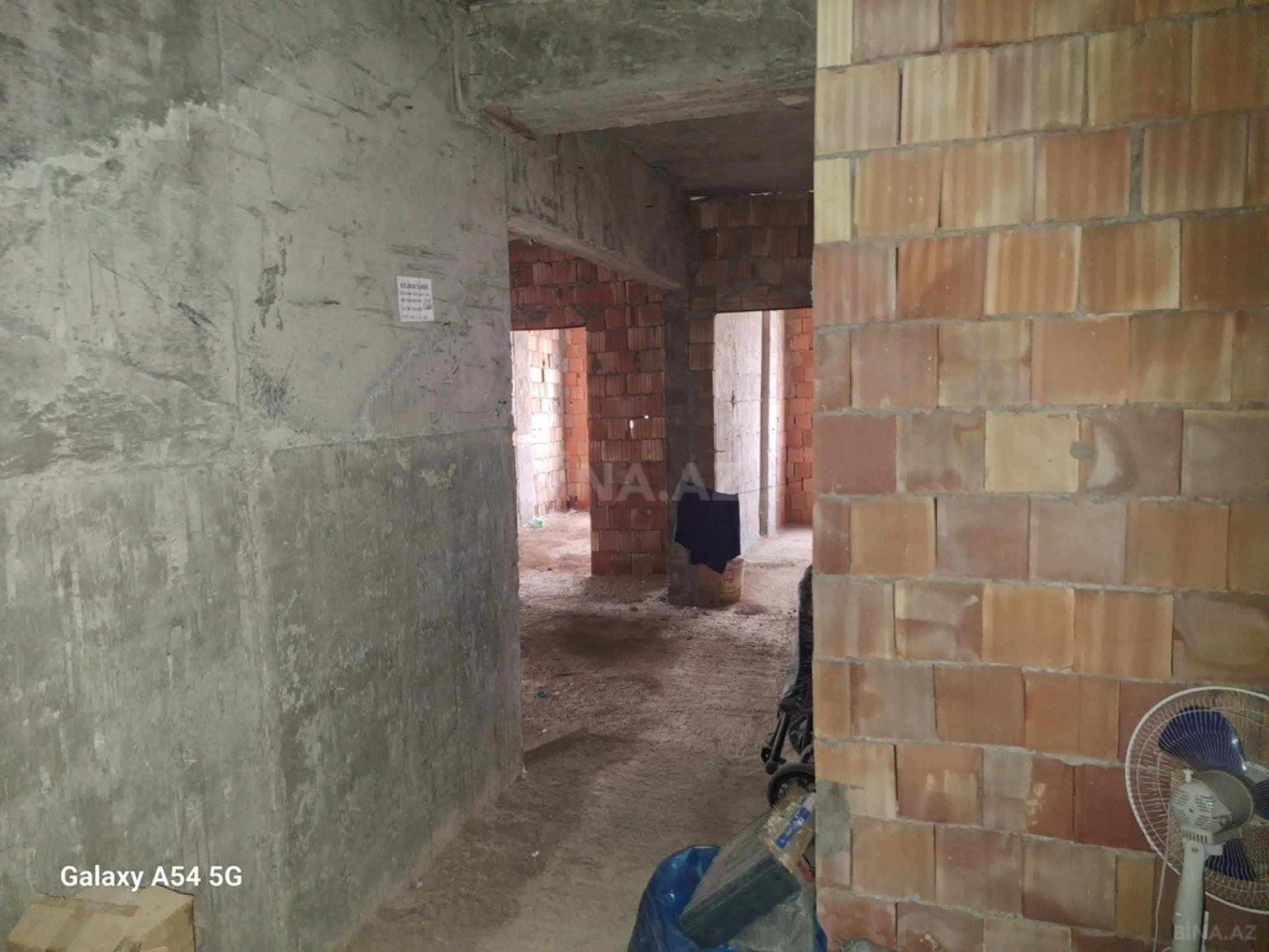 Satılır 3 otaqlı mənzil 102 m²