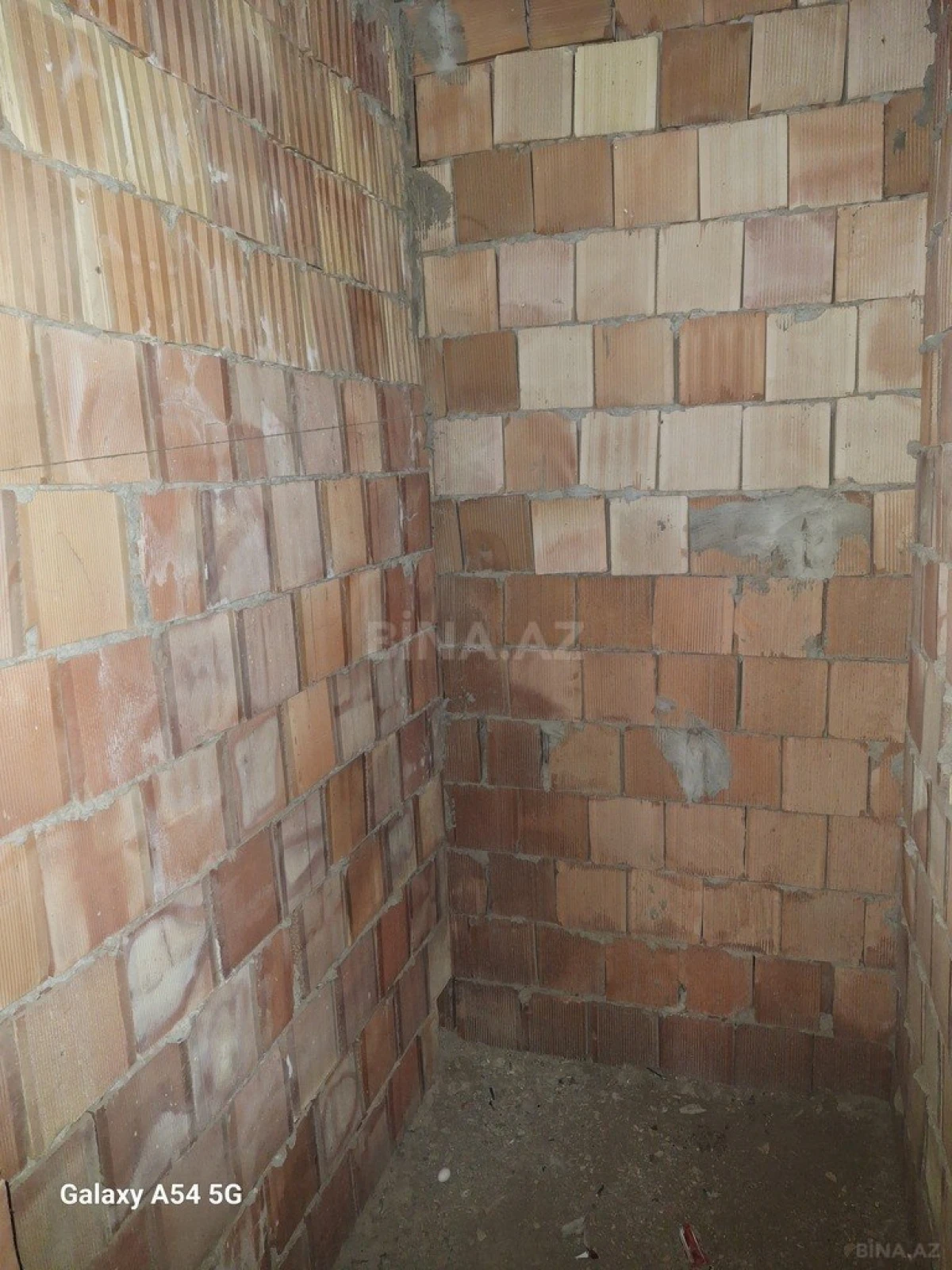 Satılır 3 otaqlı mənzil 102 m²