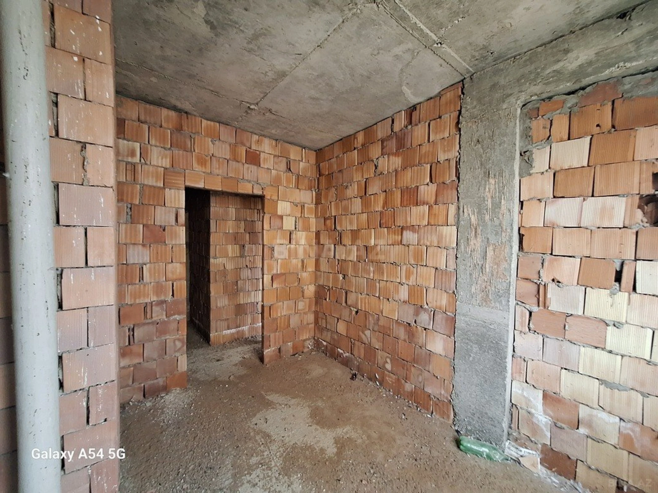 Satılır 3 otaqlı mənzil 102 m²