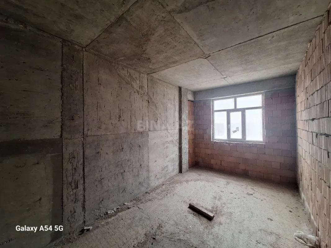 Satılır 3 otaqlı mənzil 102 m²