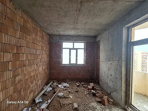 Satılır 3 otaqlı mənzil 102 m²