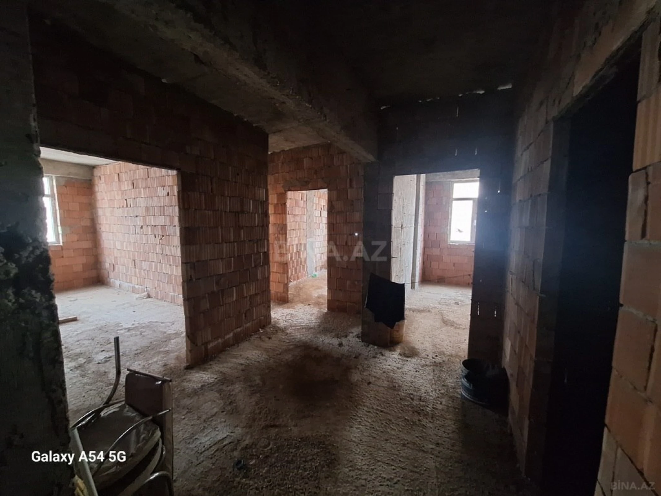 Satılır 3 otaqlı mənzil 102 m²