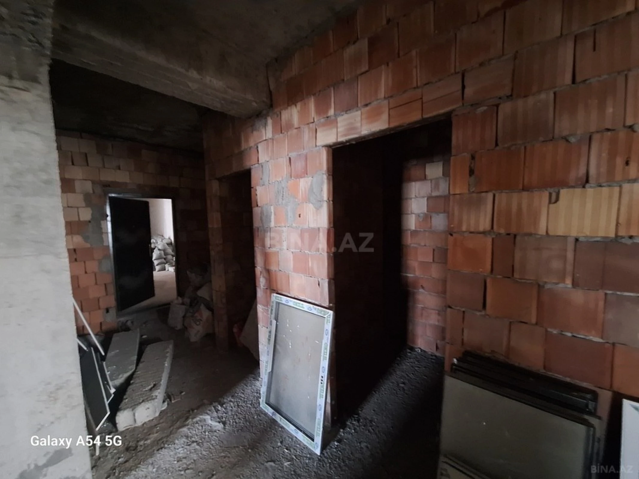 Satılır 3 otaqlı mənzil 96 m²