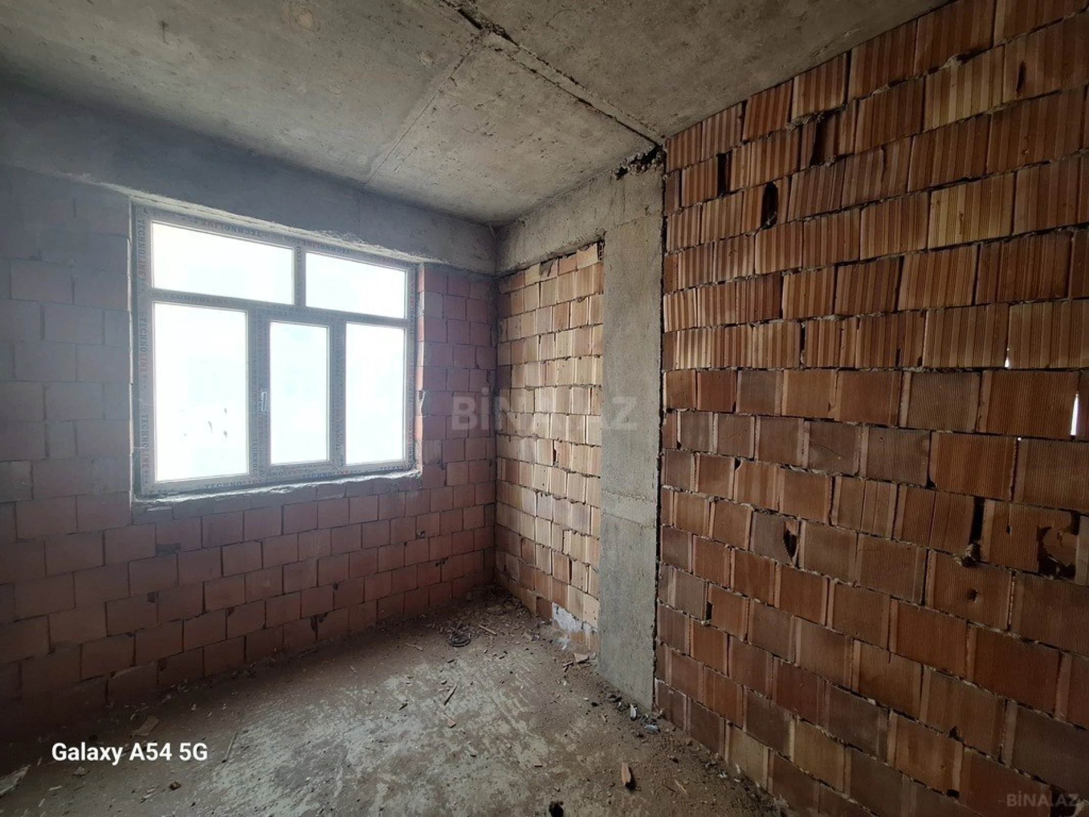 Satılır 3 otaqlı mənzil 96 m²