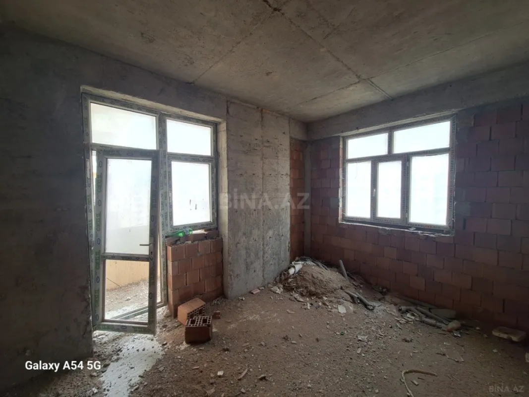 Satılır 3 otaqlı mənzil 96 m²