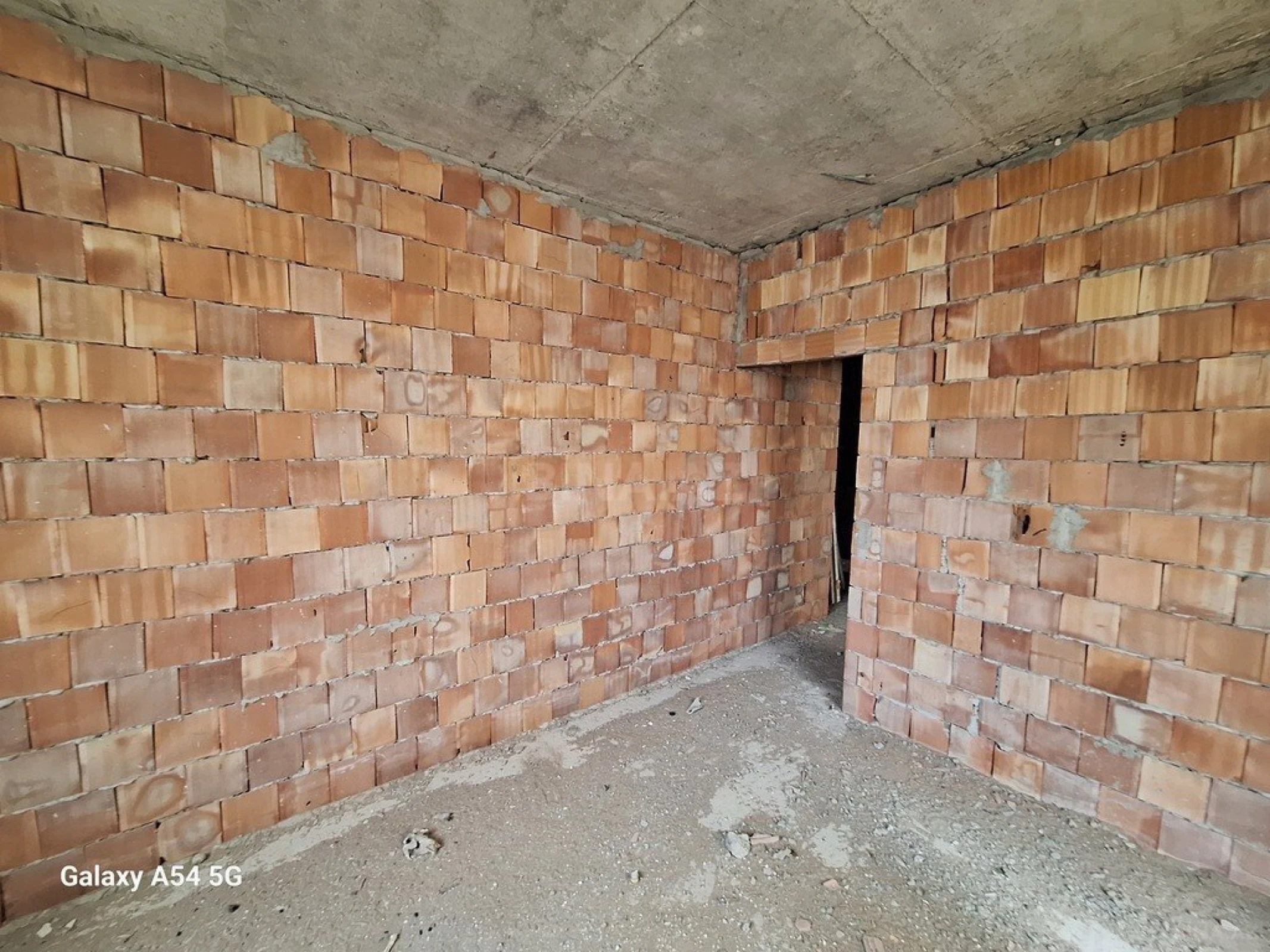 Satılır 3 otaqlı mənzil 96 m²