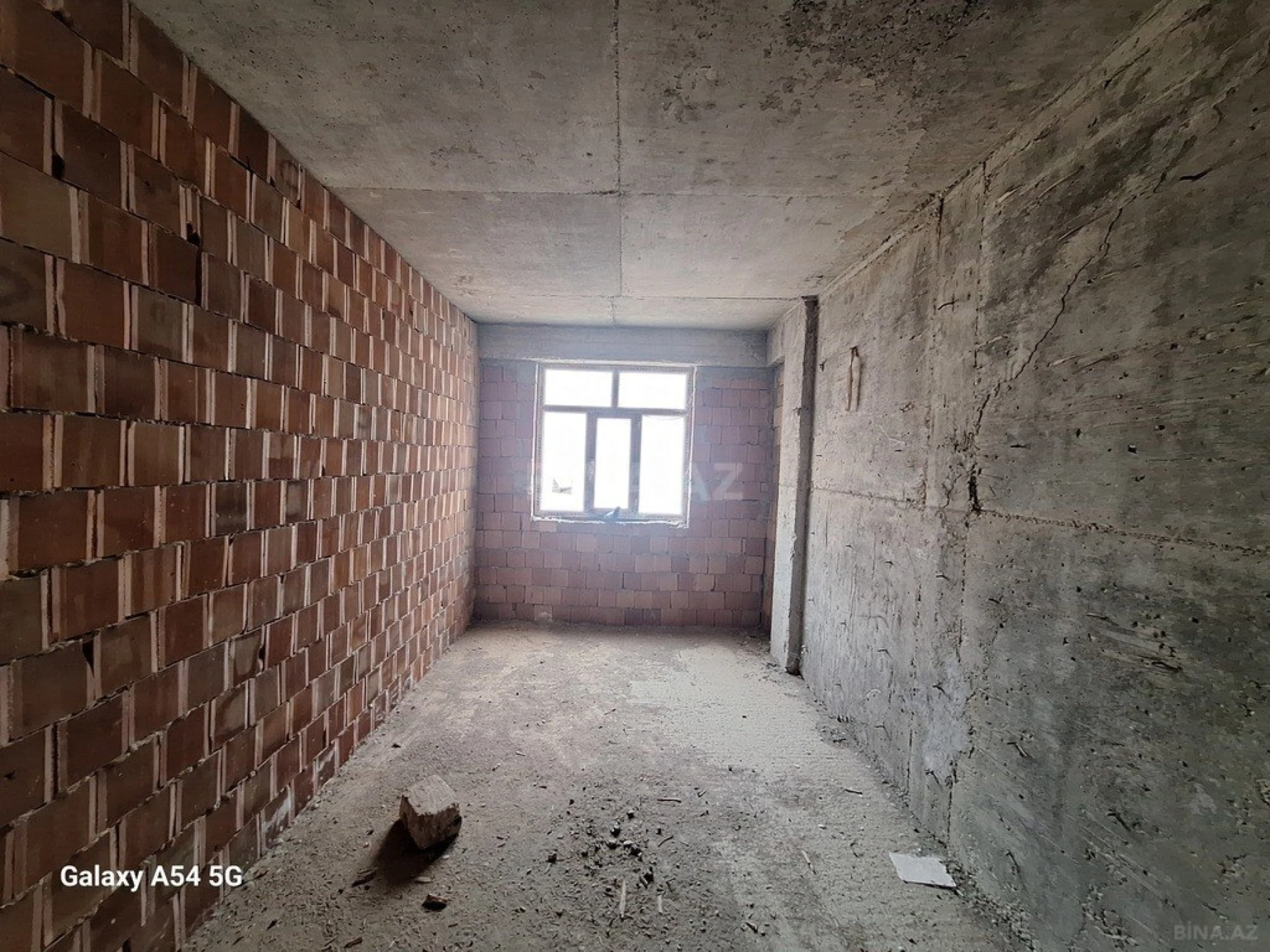 Satılır 3 otaqlı mənzil 96 m²