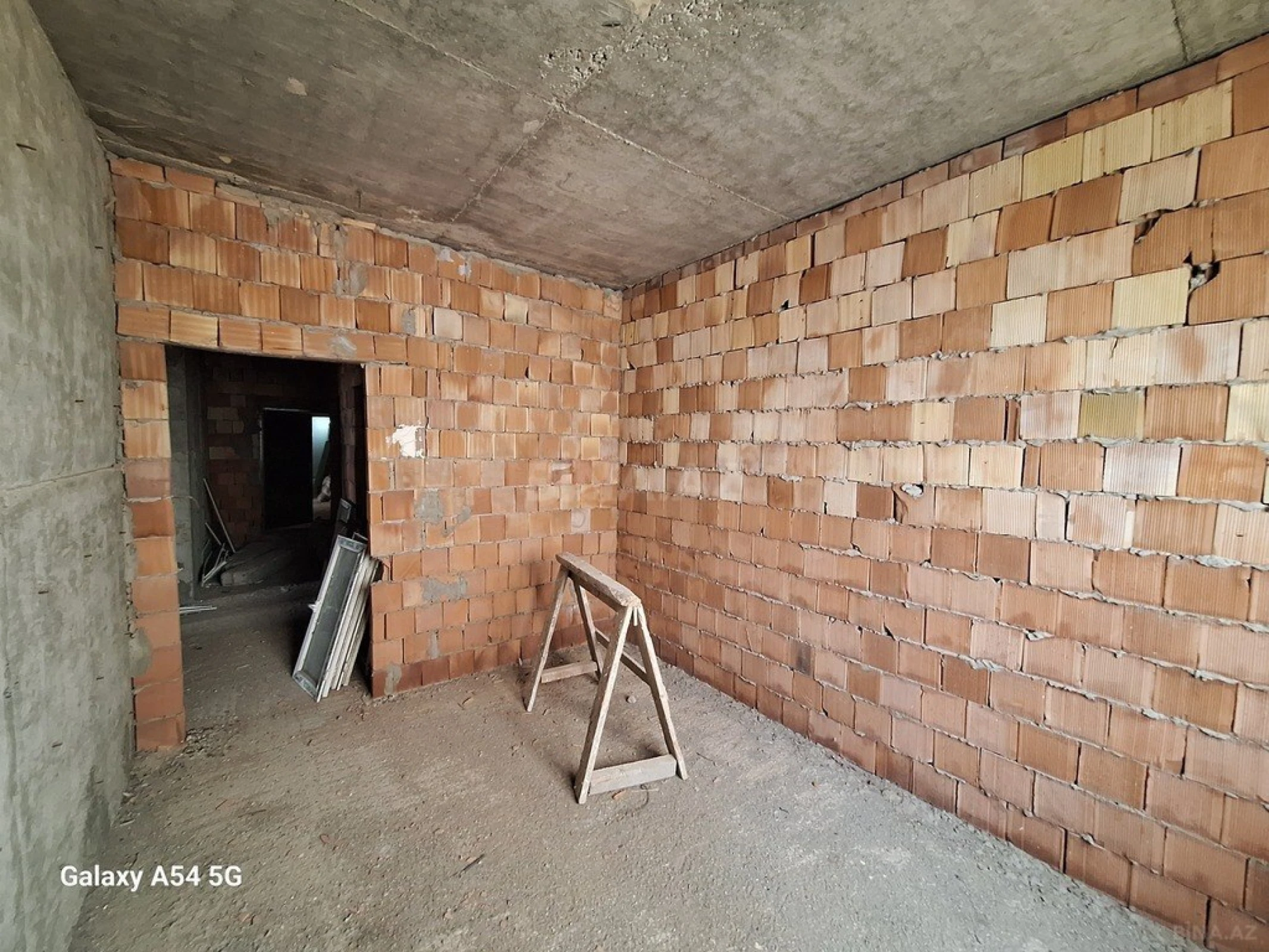 Satılır 3 otaqlı mənzil 96 m²