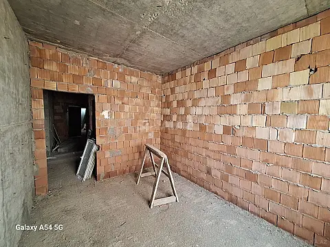 Satılır 3 otaqlı mənzil 96 m²