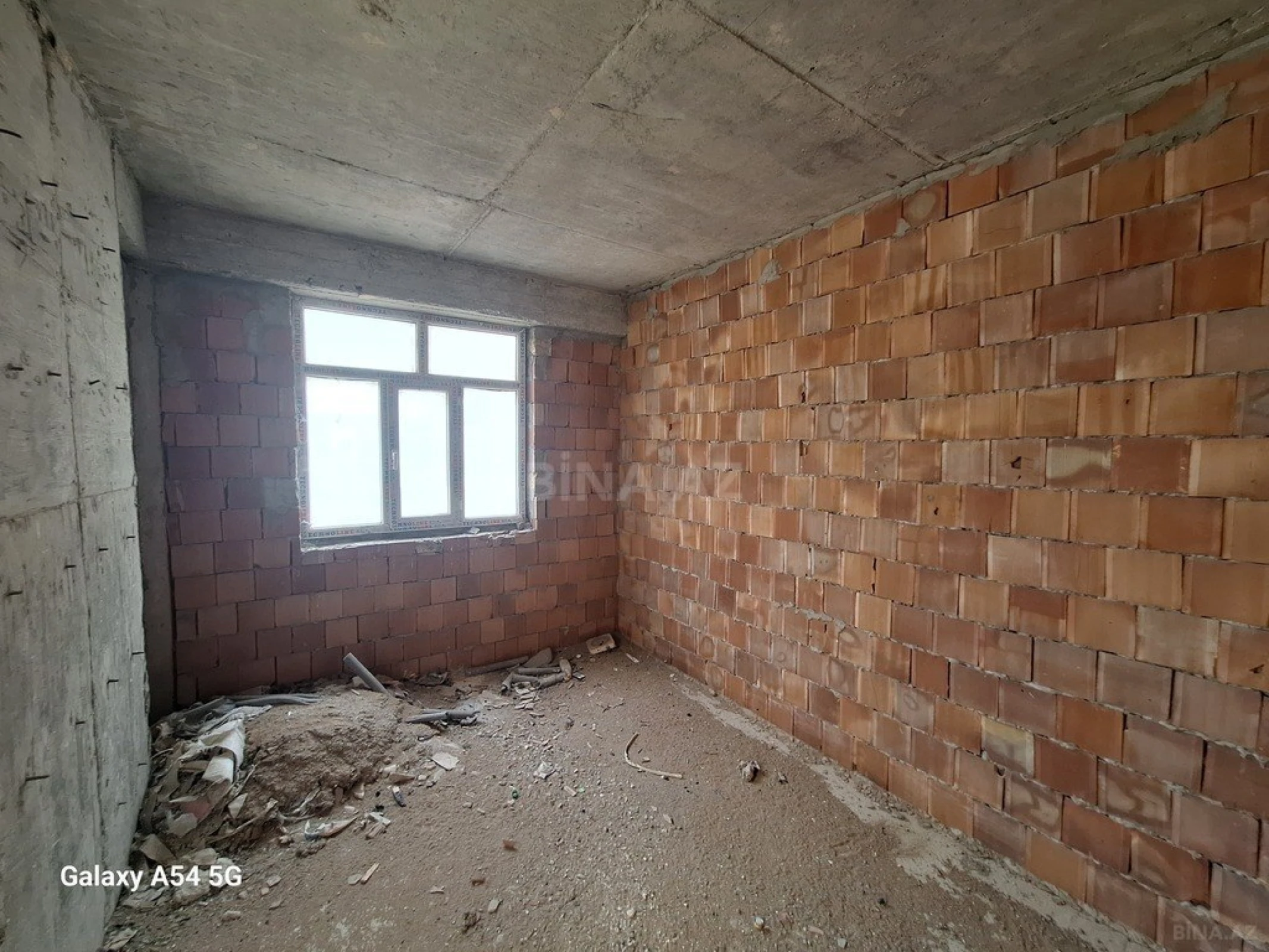 Satılır 3 otaqlı mənzil 96 m²