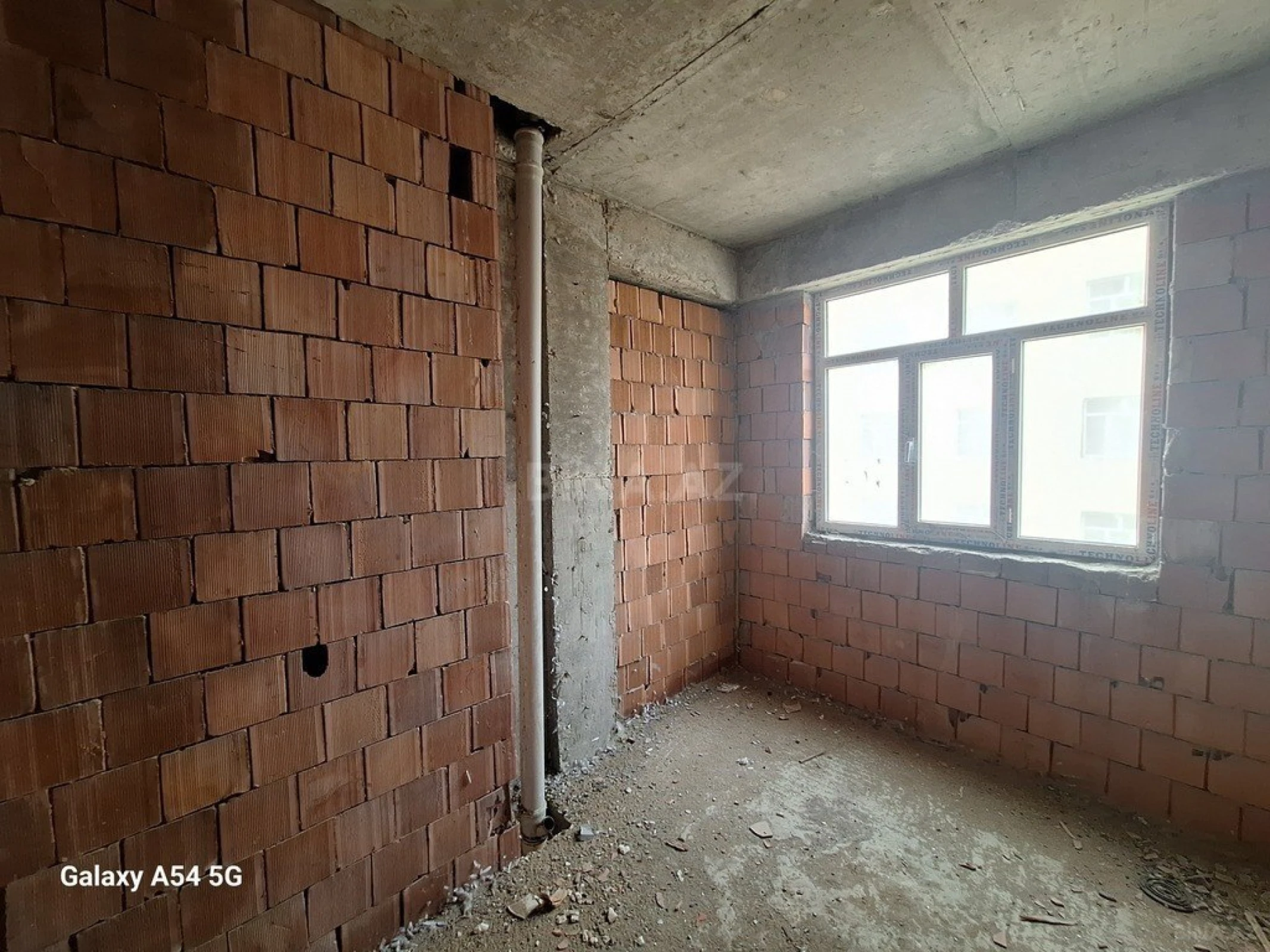 Satılır 3 otaqlı mənzil 96 m²