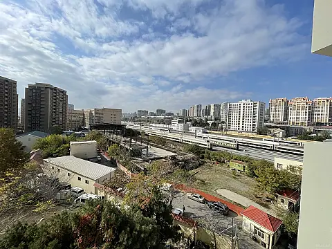 Satılır 4 otaqlı mənzil 175 m²