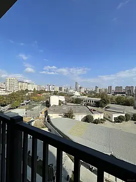 Satılır 4 otaqlı mənzil 175 m²