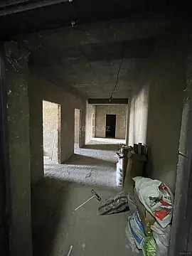 Satılır 4 otaqlı mənzil 175 m²