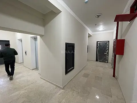 Satılır 4 otaqlı mənzil 175 m²