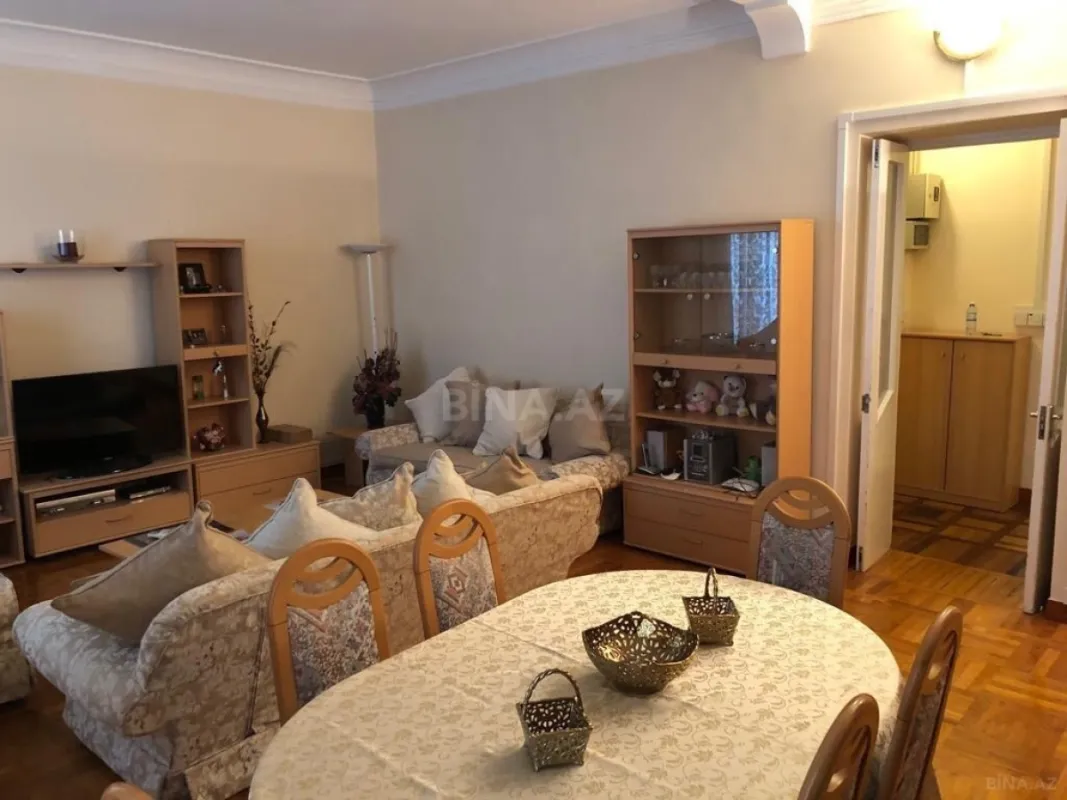 Satılır 4 otaqlı mənzil 112 m²
