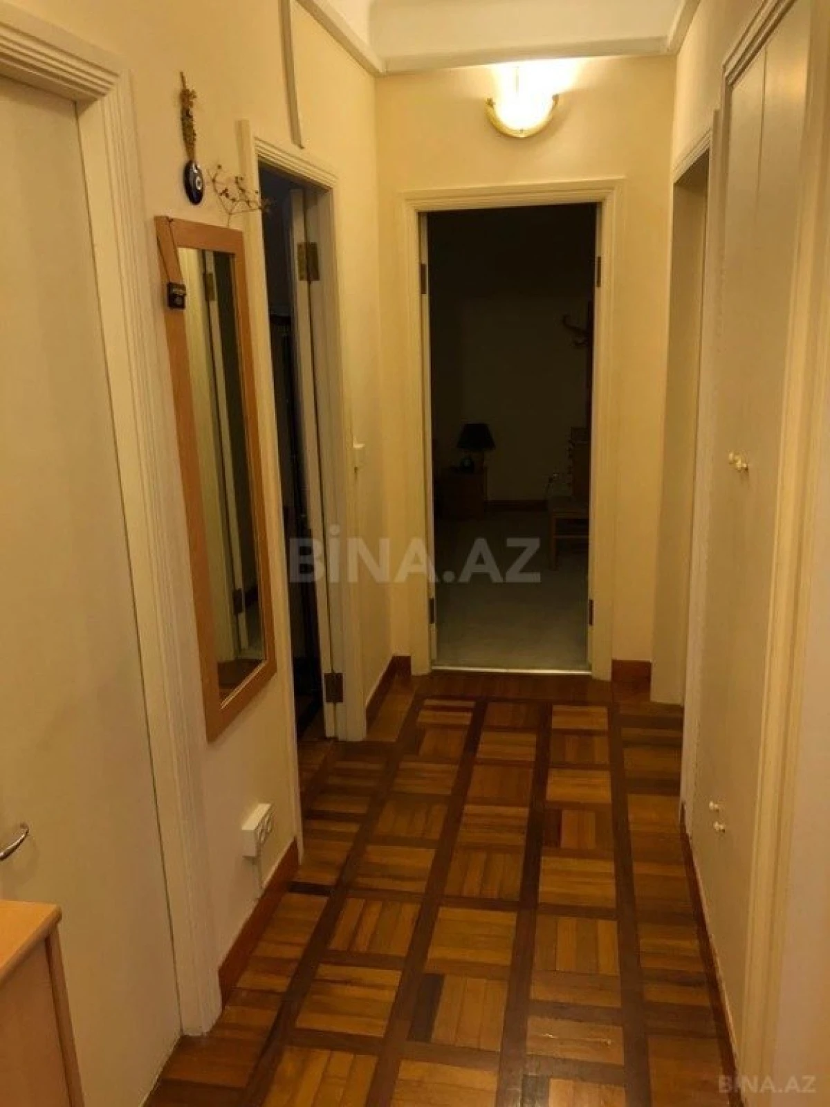 Satılır 4 otaqlı mənzil 112 m²