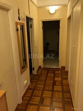 Satılır 4 otaqlı mənzil 112 m²