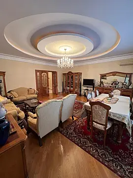 Satılır 3 otaqlı mənzil 167 m²