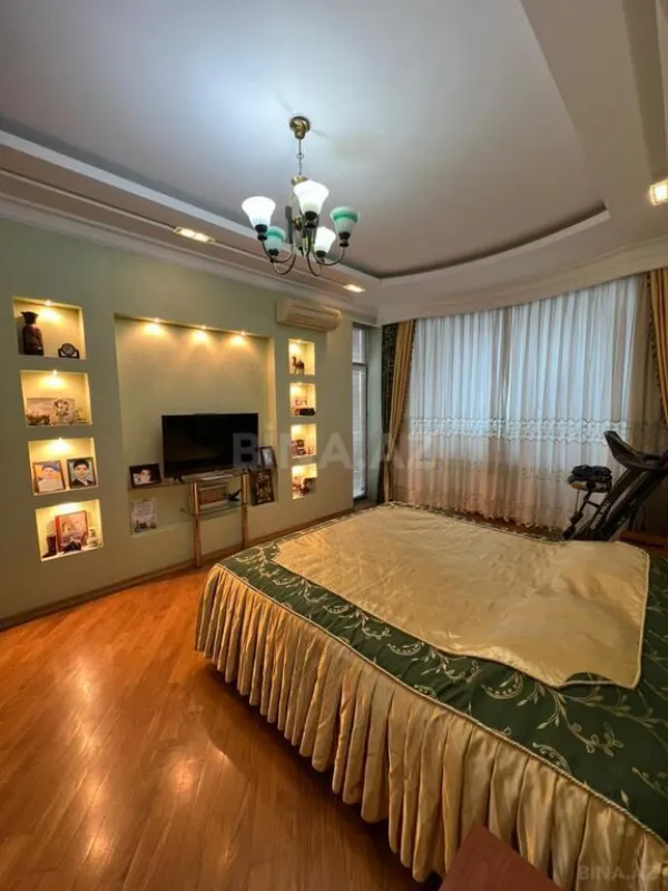 Satılır 3 otaqlı mənzil 167 m²