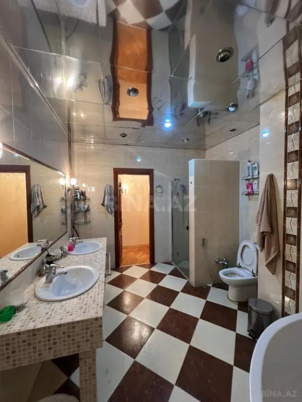 Satılır 3 otaqlı mənzil 167 m²