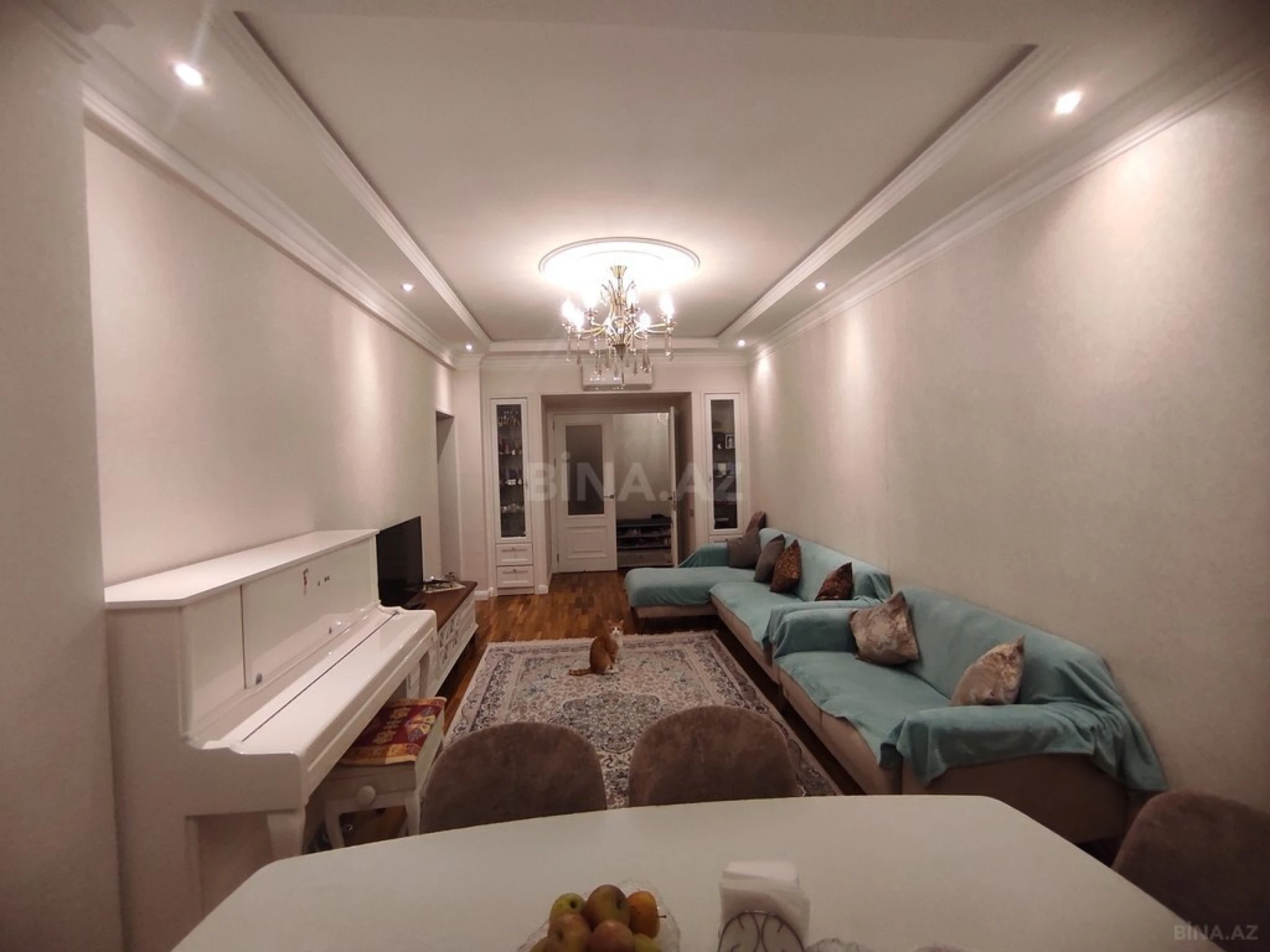 Satılır 4 otaqlı mənzil 130 m²
