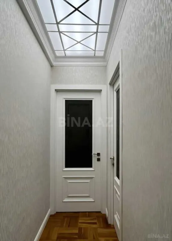 Satılır 4 otaqlı mənzil 130 m²