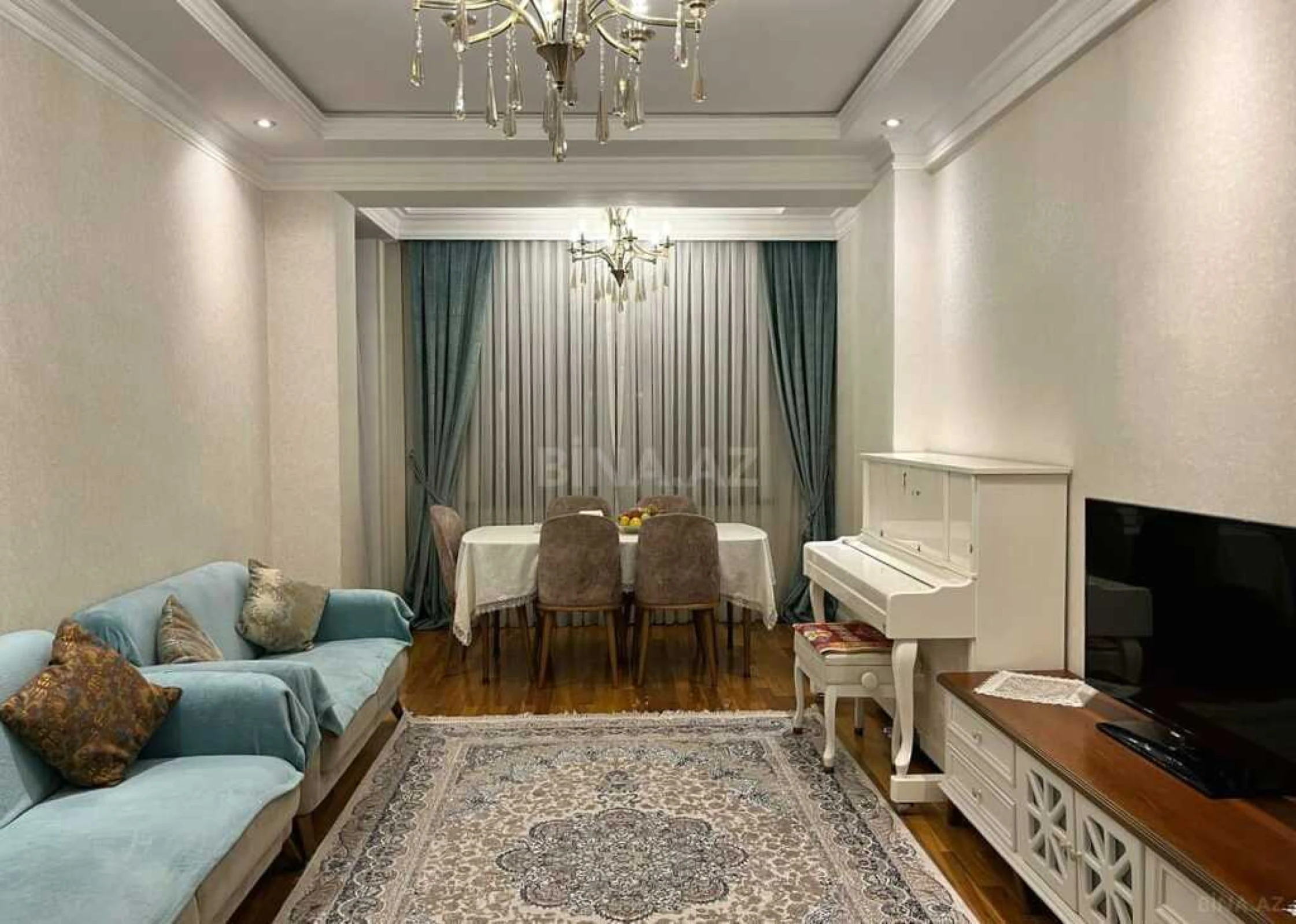 Satılır 4 otaqlı mənzil 130 m²