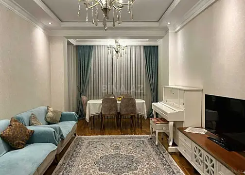 Satılır 4 otaqlı mənzil 130 m²