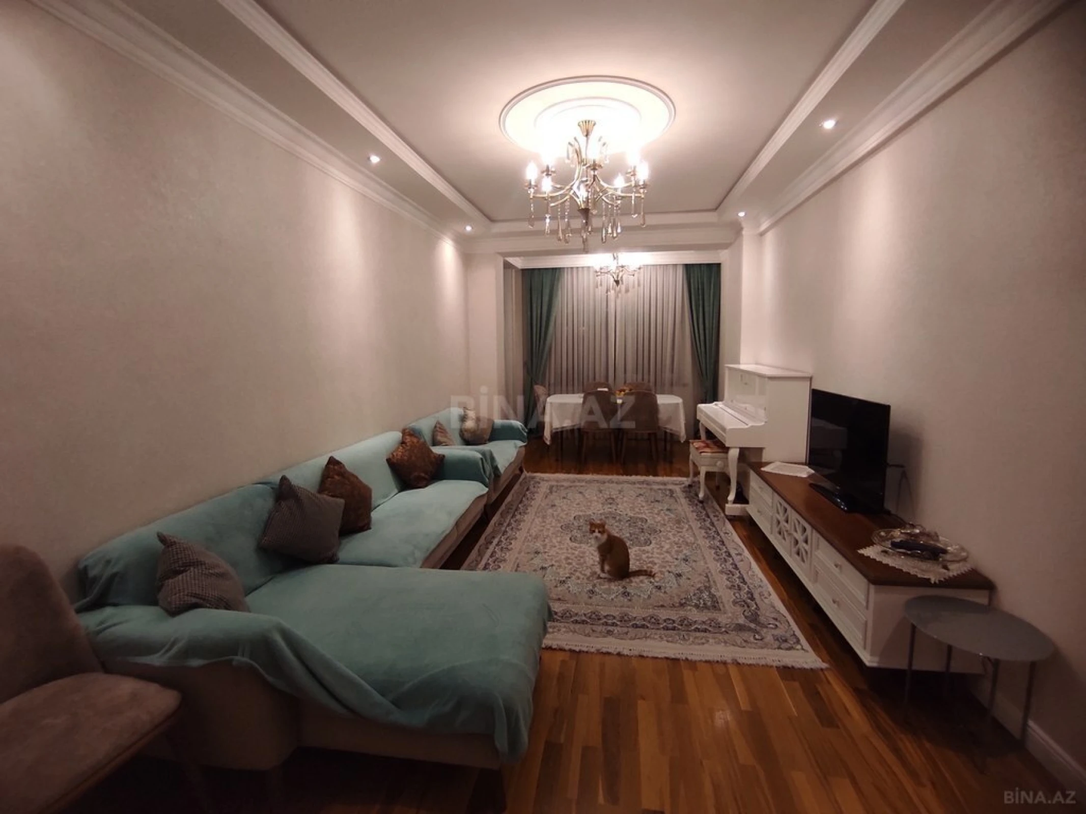 Satılır 4 otaqlı mənzil 130 m²
