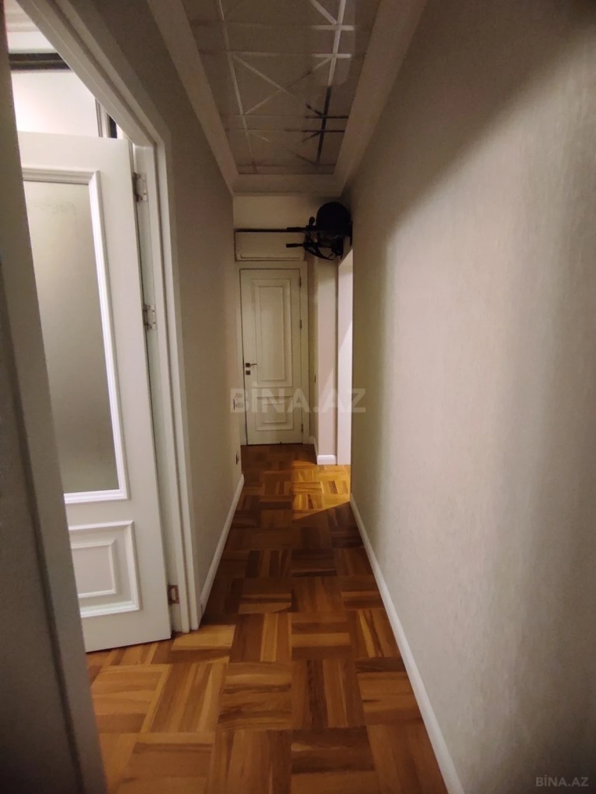 Satılır 4 otaqlı mənzil 130 m²