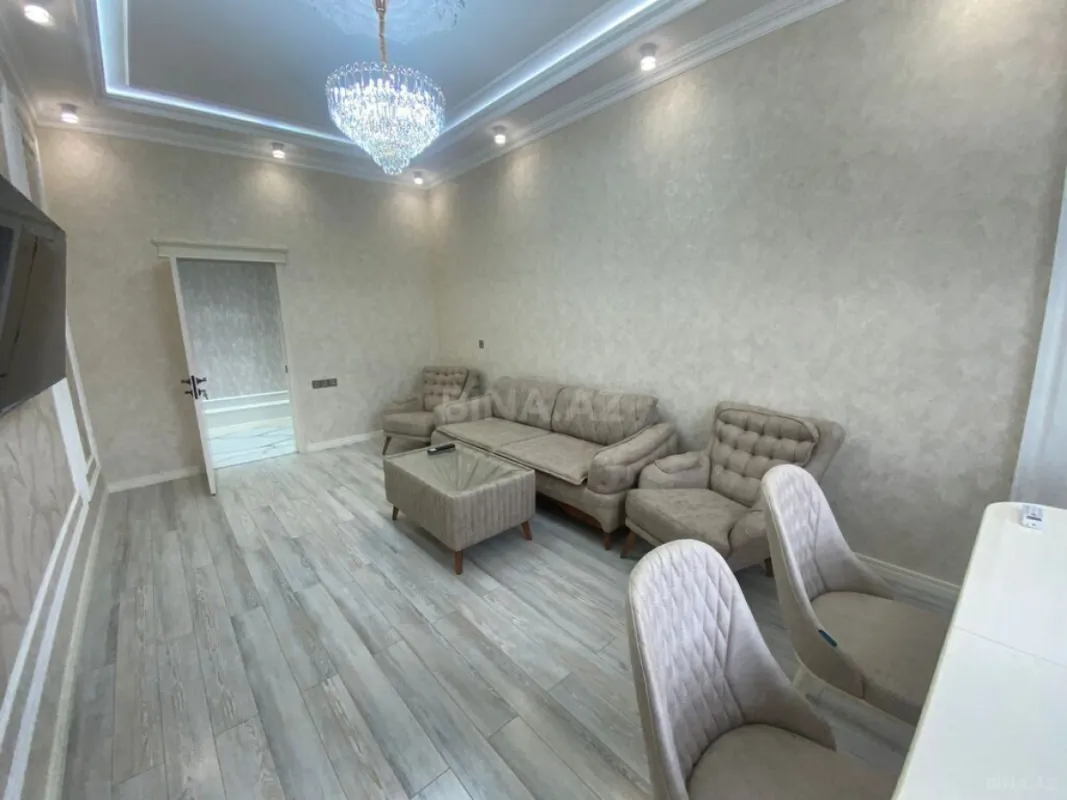 Kirayə verilir 2 otaqlı mənzil 85 m²