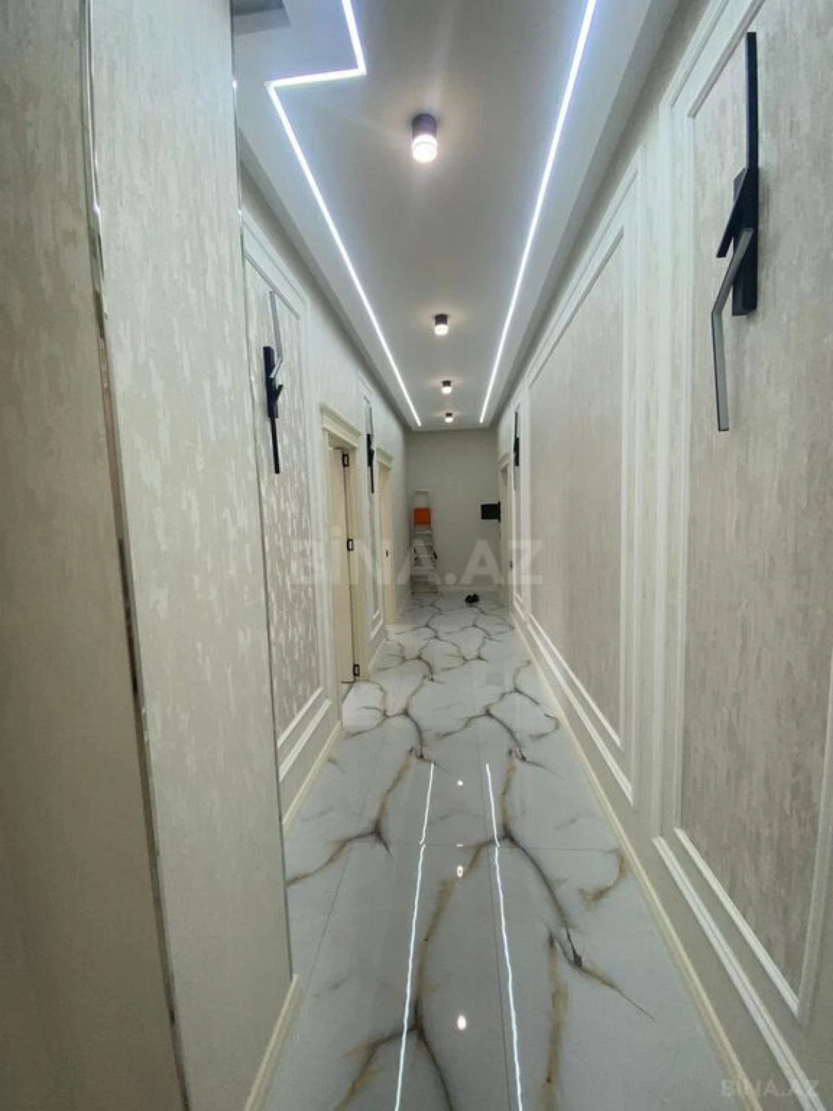 Kirayə verilir 2 otaqlı mənzil 85 m²