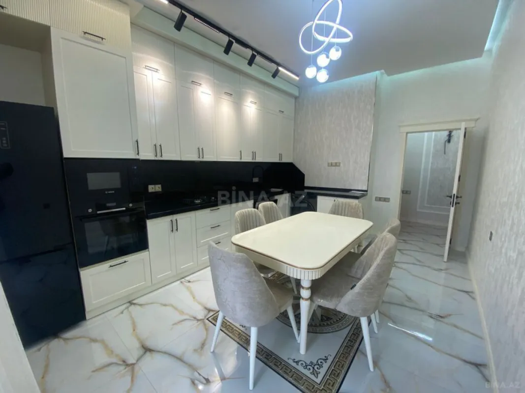 Kirayə verilir 2 otaqlı mənzil 85 m²