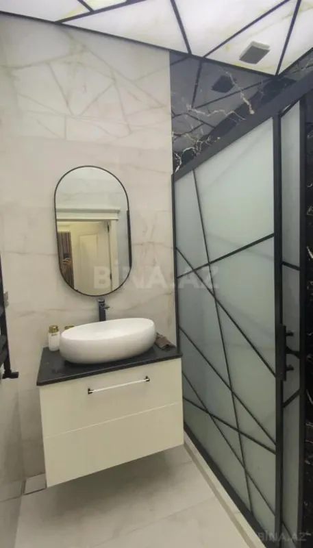 Kirayə verilir 2 otaqlı mənzil 85 m²