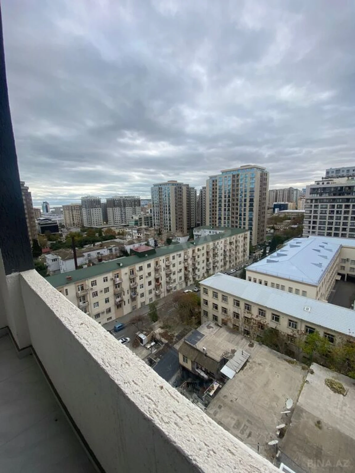 Kirayə verilir 2 otaqlı mənzil 85 m²