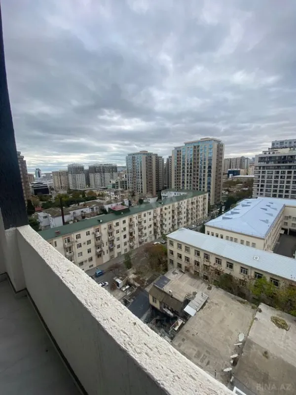 Kirayə verilir 2 otaqlı mənzil 85 m²