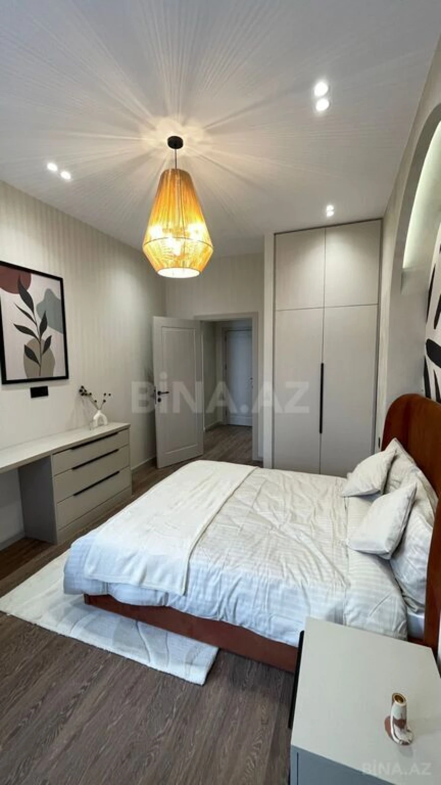 Satılır 2 otaqlı mənzil 61 m²