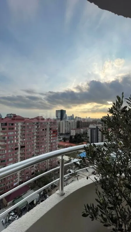Satılır 2 otaqlı mənzil 61 m²