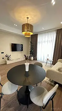 Satılır 2 otaqlı mənzil 61 m²