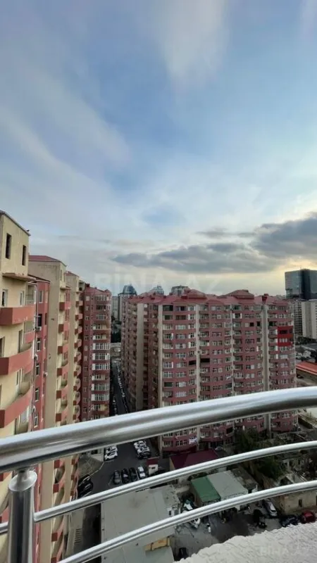 Satılır 2 otaqlı mənzil 61 m²