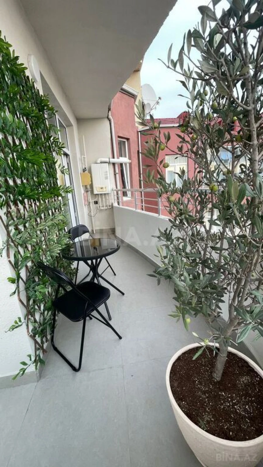 Satılır 2 otaqlı mənzil 61 m²