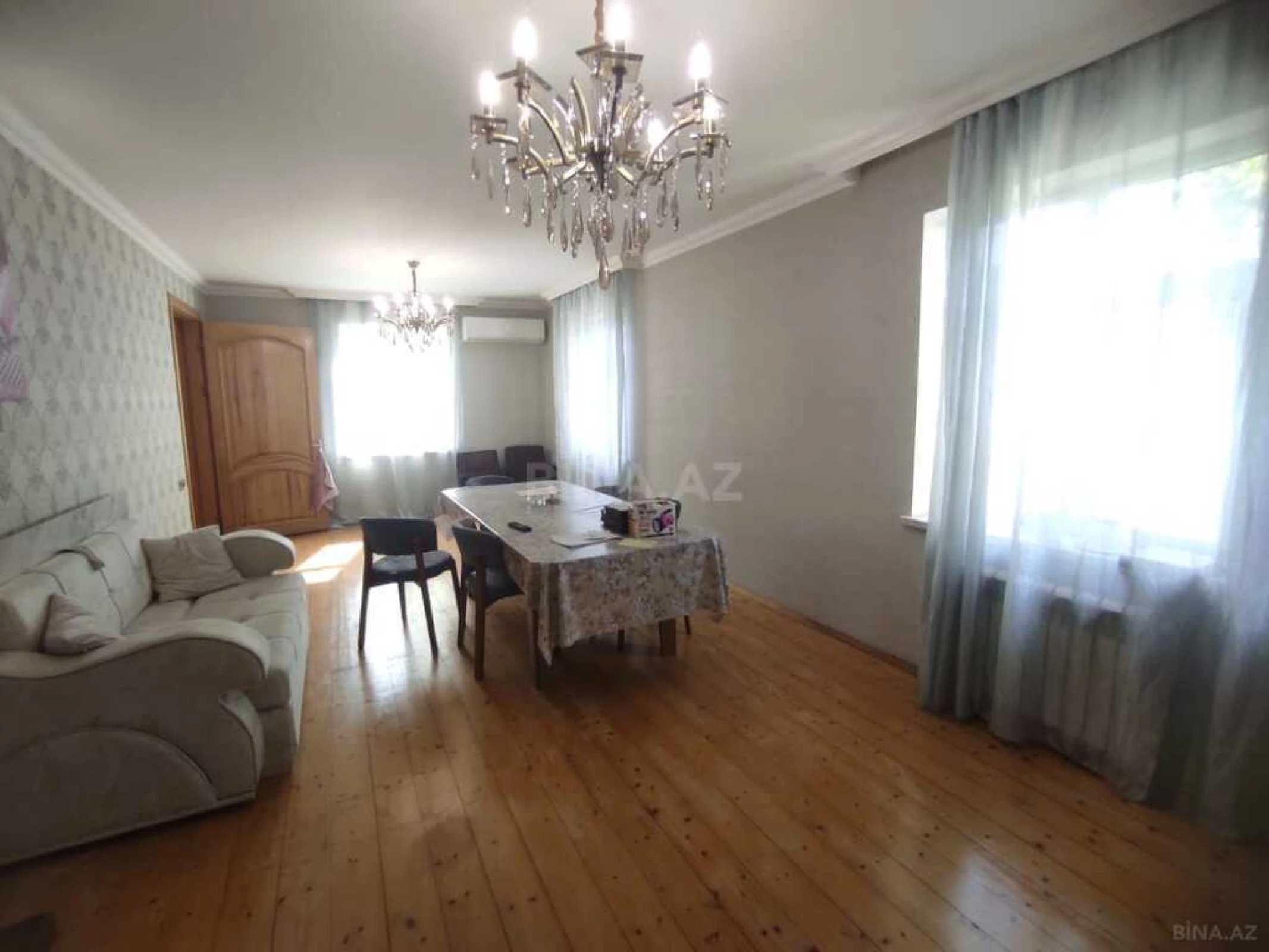 Satılır 6 otaqlı həyət evi 220 m²
