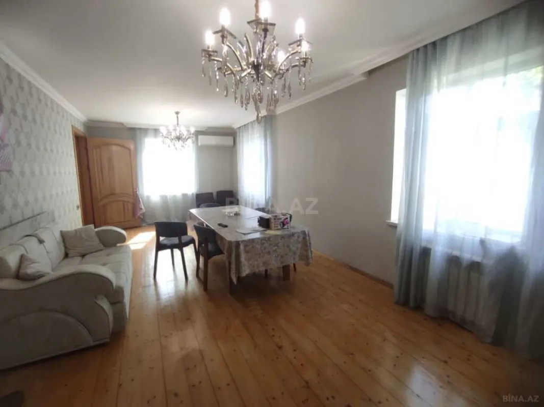 Satılır 6 otaqlı həyət evi 220 m²