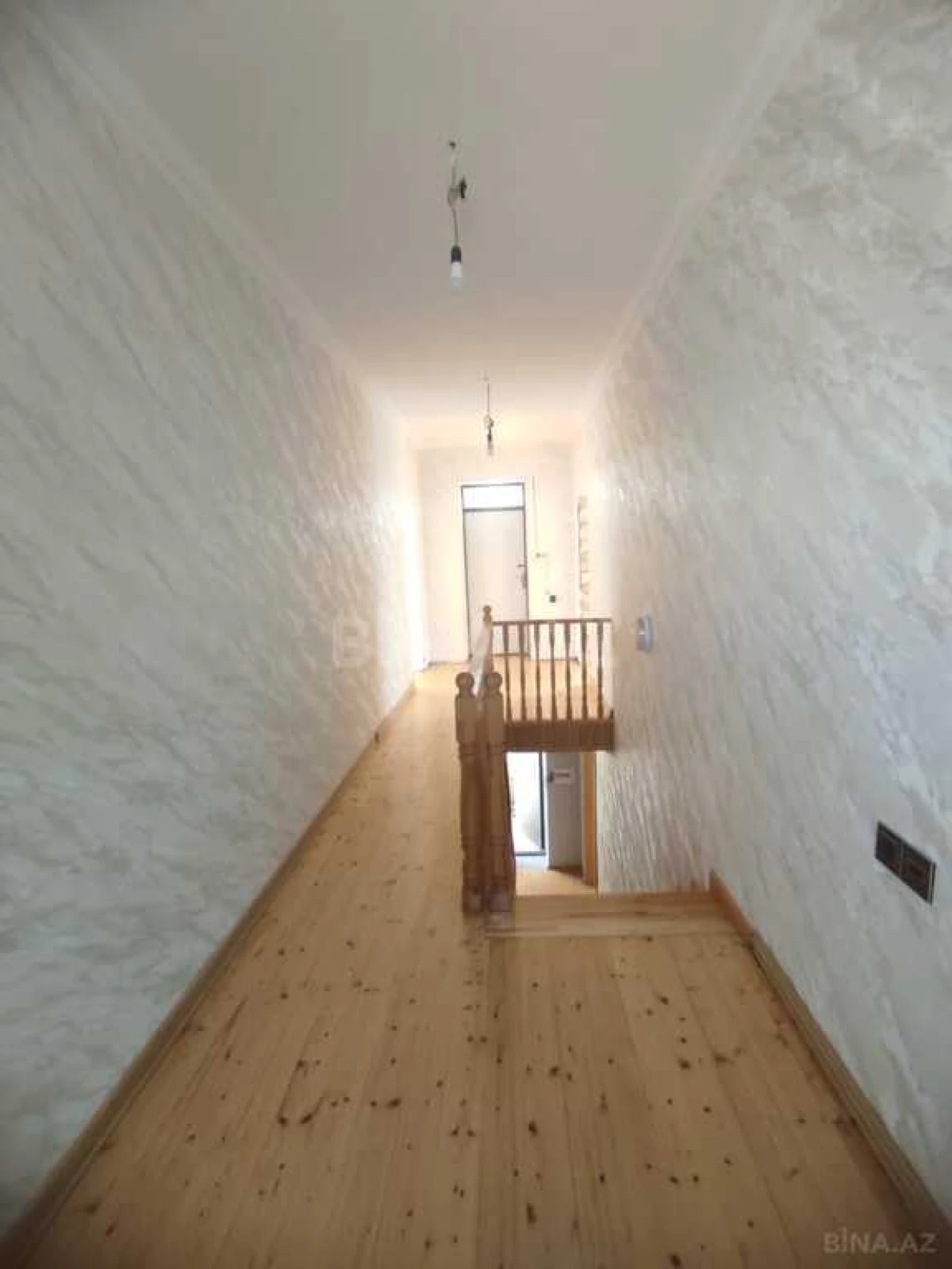 Satılır 6 otaqlı həyət evi 220 m²