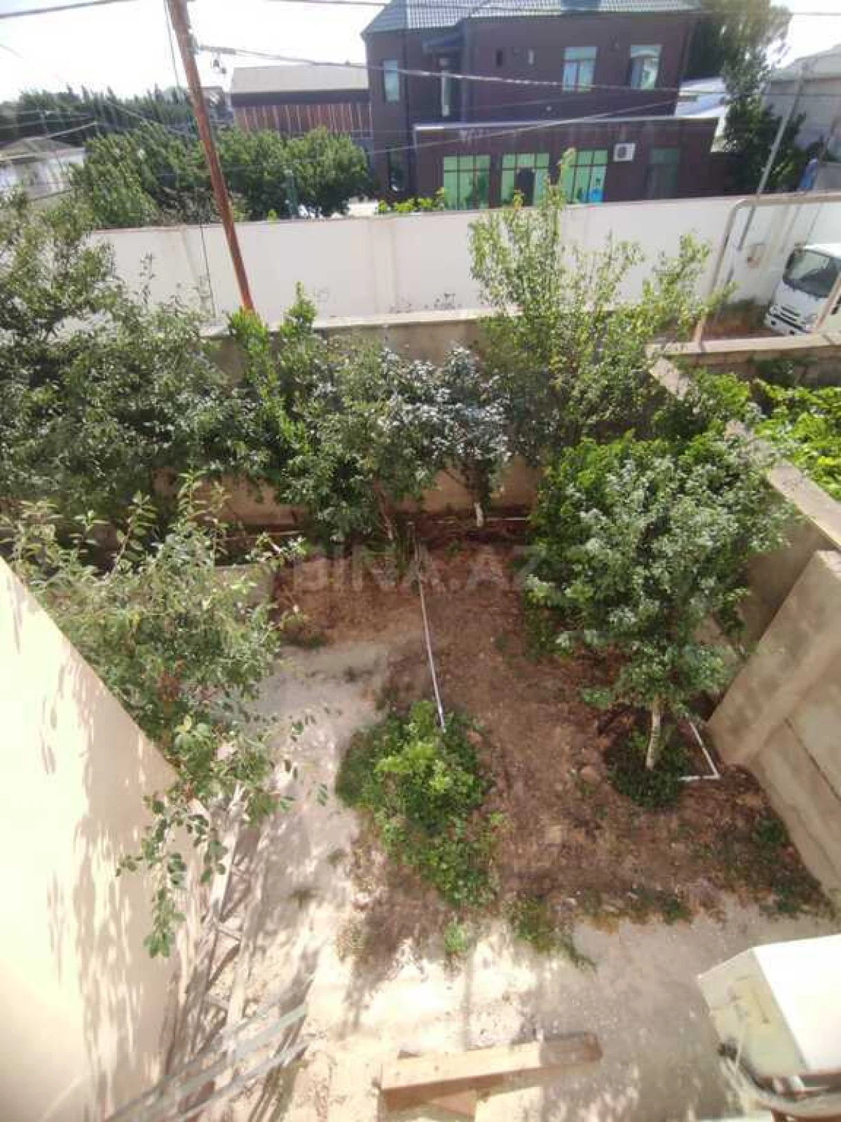 Satılır 6 otaqlı həyət evi 220 m²