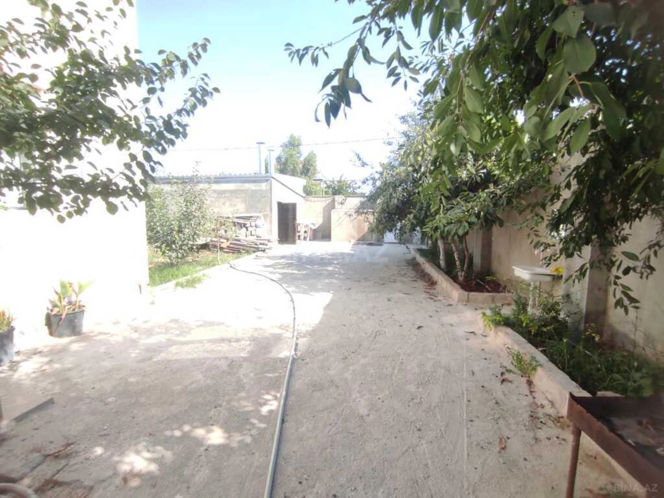 Satılır 6 otaqlı həyət evi 220 m²