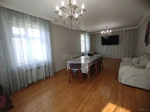 Satılır 6 otaqlı həyət evi 220 m²